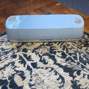 NEW Cricut Explore Air 2 in Blue